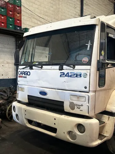 CABINE FORD CARGO 2428 LEITO | BH-MG