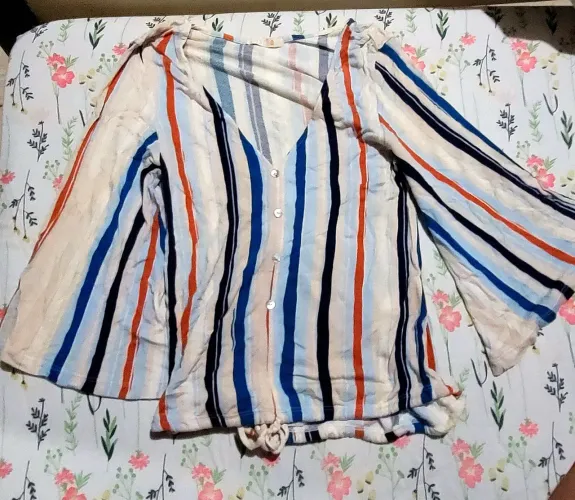 Kit blusas sortidas pra trabalho e passeio tamanho M e P
