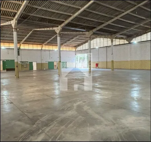 Galpão industrial para Venda e Locação, 2.200 m² totais, 1.500 m² de área útil - Santa Júl