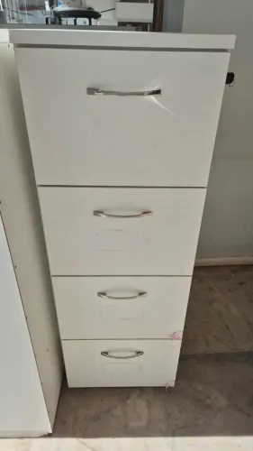 Vende-se armário gaveteiro