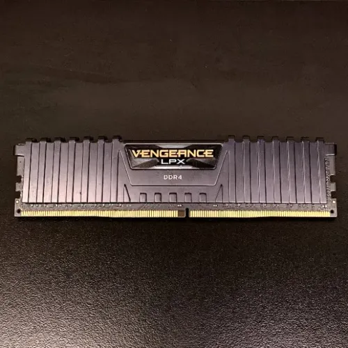 Memória RAM Corsair Vengeance LPX 8GB DDR4 2666MHz