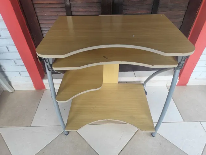 Mesinha para computador!