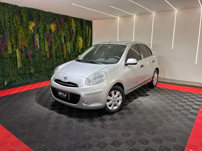 Nissan March SV 1.6 16V Flexstart 5P Mec. 2013