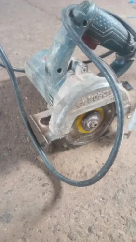 Makita.