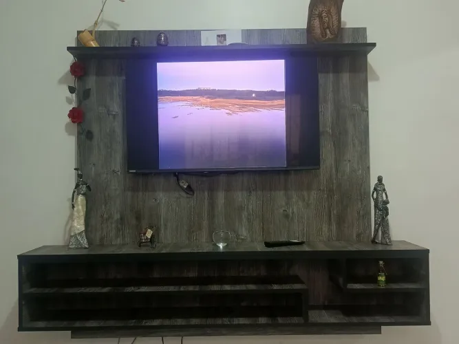 Lindo painel para tv e acessórios em MDF 10 X R$ 125,00 ou R$ 1.200,00 Av..