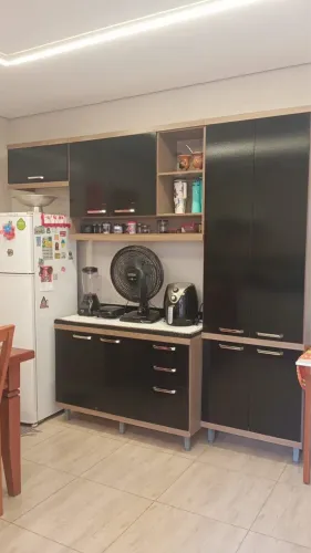 Armário de cozinha seminovo
