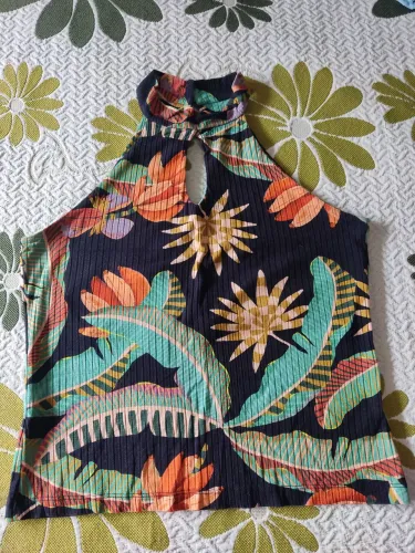 Blusa gola alta