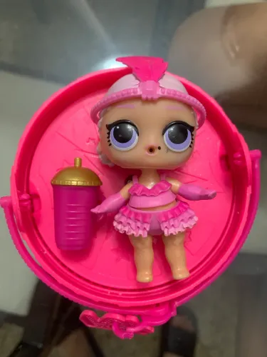Boneca LOL Surprise Confetti - Showgirl Pink + Bola