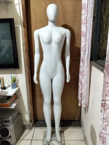 Manequim feminino