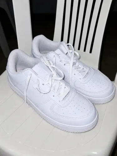 Tenis
