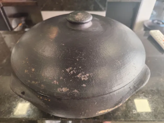 Panela de barro 6 litros usada