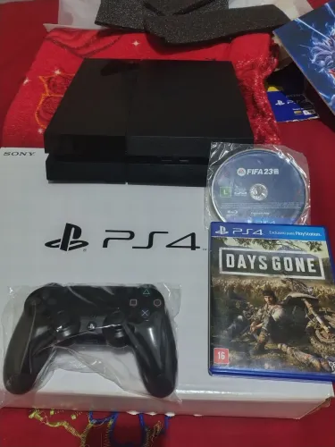 PS4 FAT 500gb completo com todos os cabos e 2 controles e dois jogos mídia física