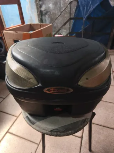 Bauleto / Baú De Moto Glider 35 Litros Com Base E Parafusos (Sem Chave)