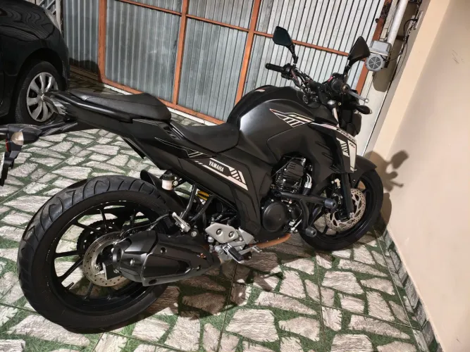 FZ25 2019