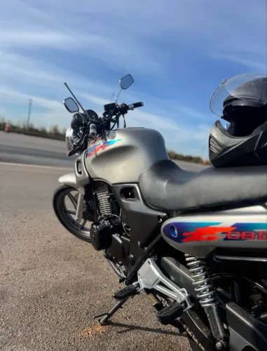 Vende-se ou troca-se CB500cc carburada 