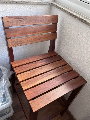 Mesa + 3 bancos altos Tok Stok madeira (linha garden)