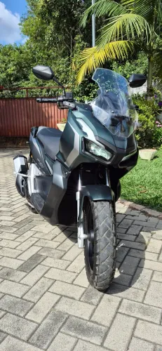 Honda adv 150