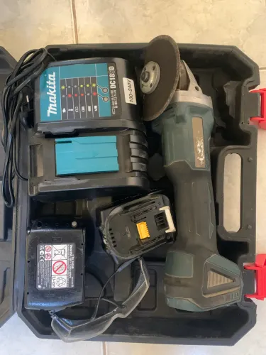 Lixadeira Makita a bateria 