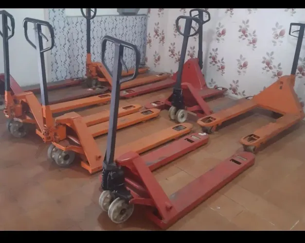 Vendo MATRINS, CARRINHOS, PALETRANS para comércio