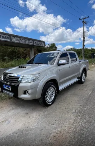 Toyota Hilux CD SRV D4-d 4X4 3.0 TDI Diesel AUT 2015