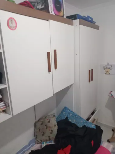 Guarda roupa e cama