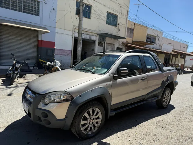 Fiat Strada Adv.1.8 16V Dualogic Flex CD 2012