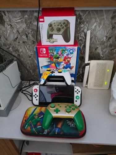 ? [VENDO / TROCO] Nintendo Switch Desbloqueado + Acessórios Extras (128GB)