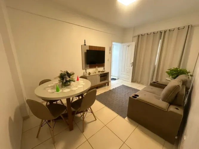 ALUGO APARTAMENTO MOBILIADO 2/4 SENDO 1 SUÍTE E 1 VAGA DE GARAGEM