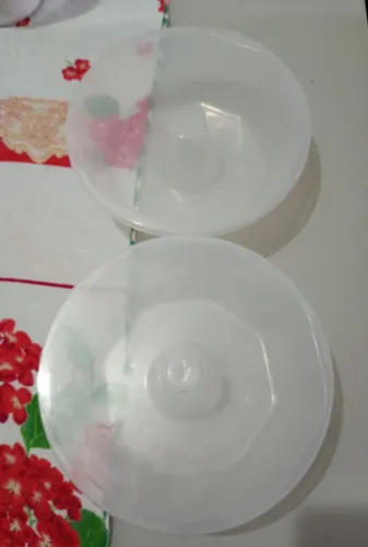 Vendo 2 formas de pudim nova Forneável com tampas.