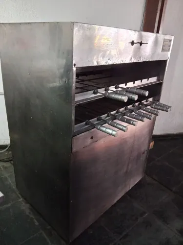 Vende churrasqueira 3.700.00