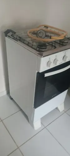 Fogão 4 bocas pouco uso, com nota fiscal e manual