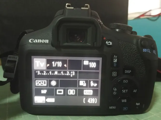 Canon Eos 2000 D