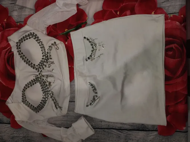 Roupas novas usadas apenas uma vez 