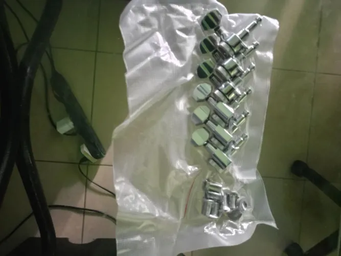 Tarraxas com Trava 3x3 ARM R$ 170,00