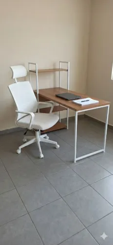 Mesa e cadeira Presidente Branca