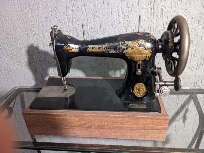 Máquina de costura antiga
