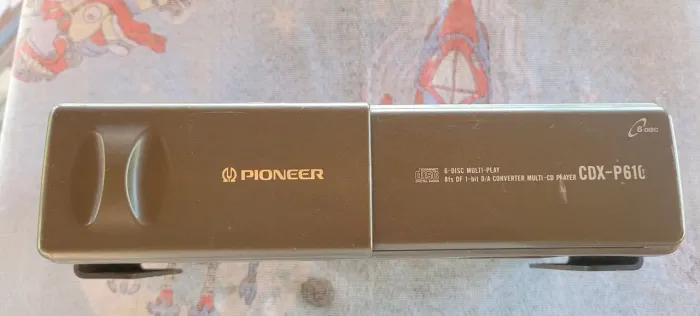 Disqueteira Pioneer 6 CD vai ip-bus 