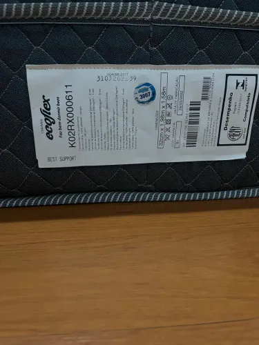 Colchão ecofkex Queen 1,58x1,98x0,32m em perfeito estado, brinde cabeceira Queen em facto