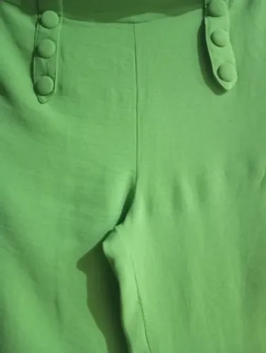 Calça verde, pouco usada