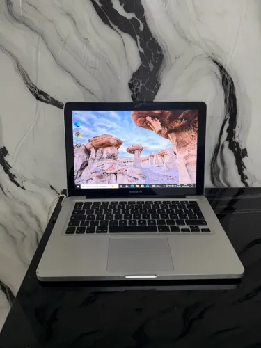 MacBook Pro - Core i5 . 16 Gb de memória RAM 512 SSD