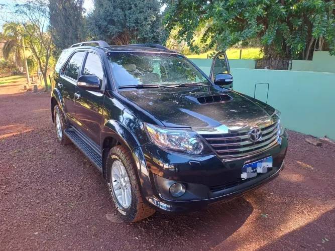 Toyota Hilux SW4 SRV D4-d 4X4 3.0 TDI Dies. AUT 2012