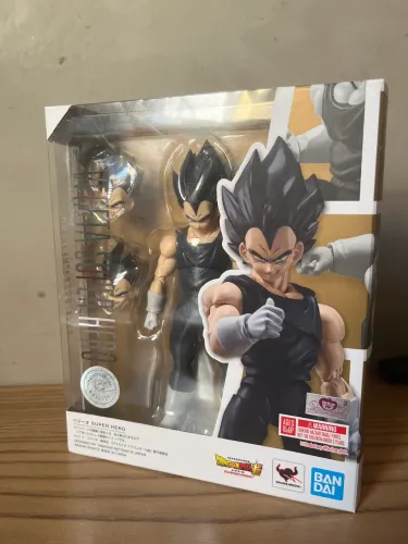 Vegeta super hero sh figuarts