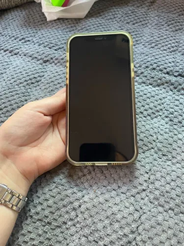 iPhone 12 em ótimo estado 