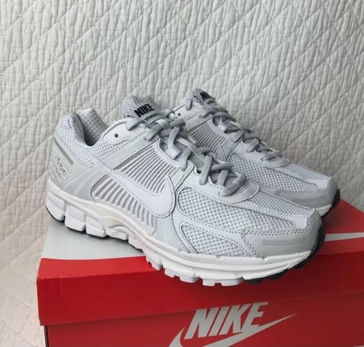 Tênis Nike Zoom Vomero 5 - Vast Grey