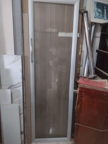 PORTA DE ALUMÍNIO COM VIDRO