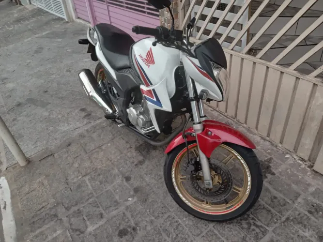Vende-se cb300