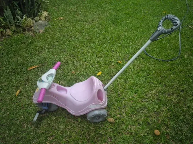 Bicicleta e carrinho de criança