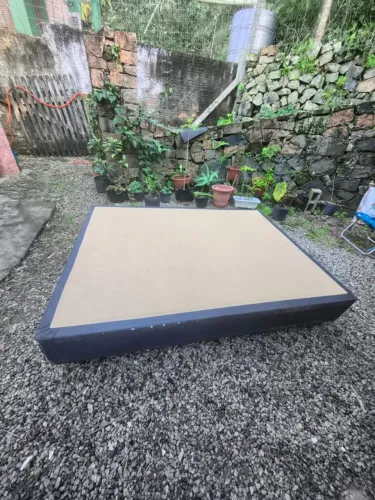 Cama de casal (1,88m x 1,38m)