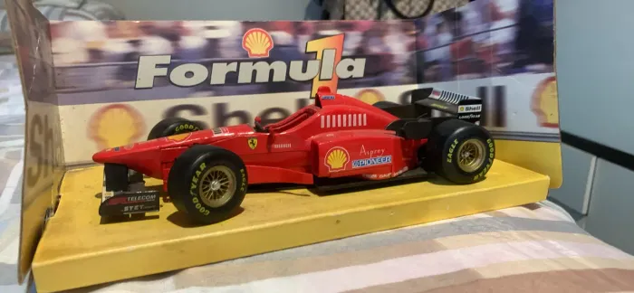 Shell Ferrari Fórmula 1 F430 Michael Schumacher 96/97 vermelha