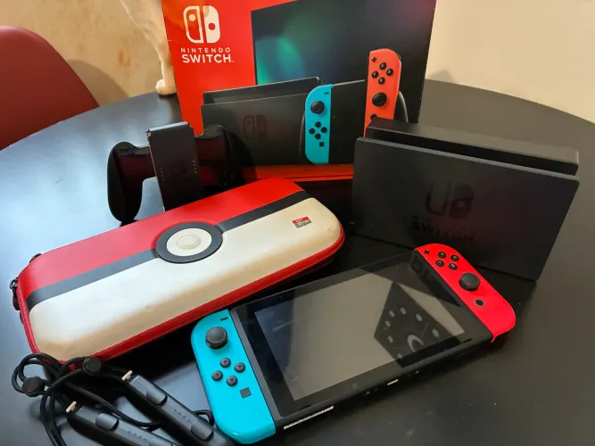 Nintendo Switch semi novo